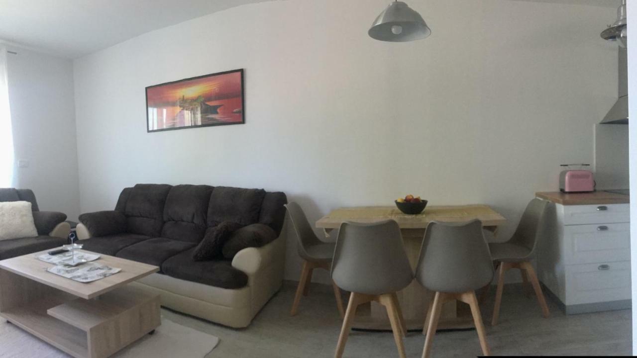 Holly Apartman Apartment Umag Ngoại thất bức ảnh